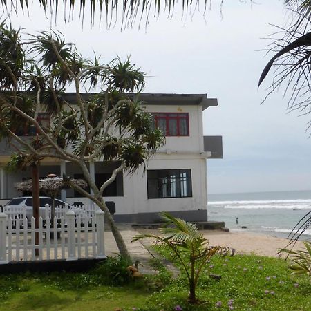 Ocean Reef Hotel Hikkaduwa Exterior photo