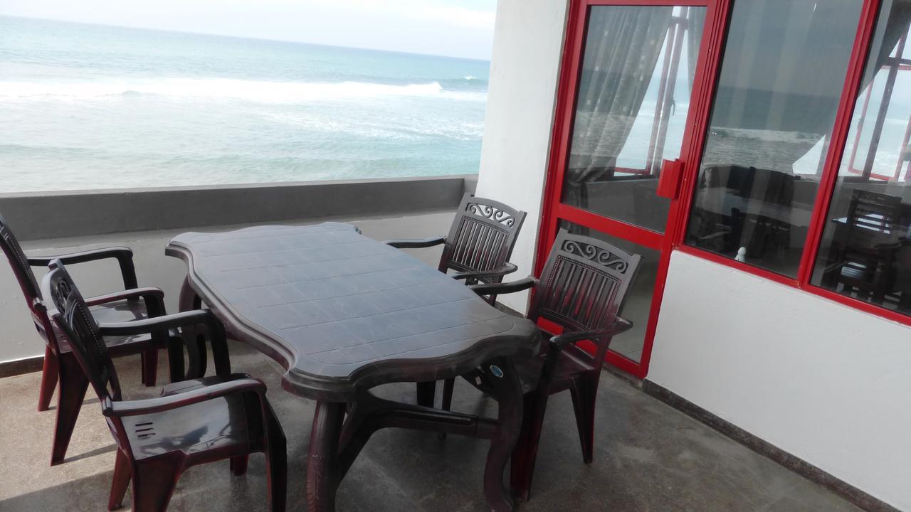 Ocean Reef Hotel Hikkaduwa Exterior photo